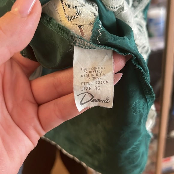 Beautiful 80s silky camisole - Picture 3 of 3